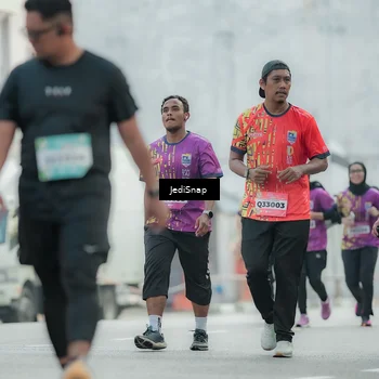 Runner Photo 5905895