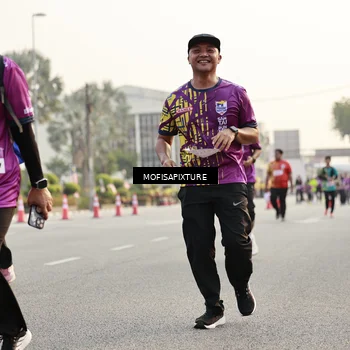 Runner Photo 5906899
