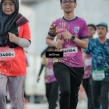 Runner Photo 5907086