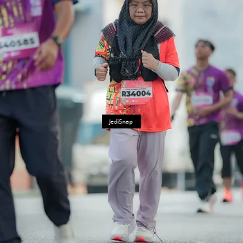 Runner Photo 5907105