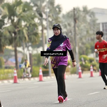 Runner Photo 5907706