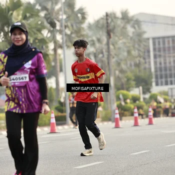 Runner Photo 5907711