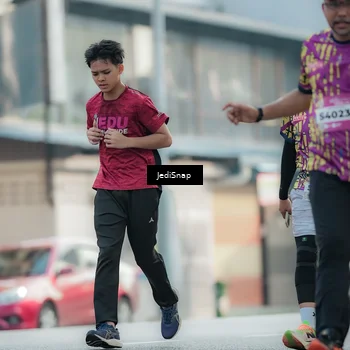 Runner Photo 5908108