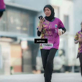 Runner Photo 5908253