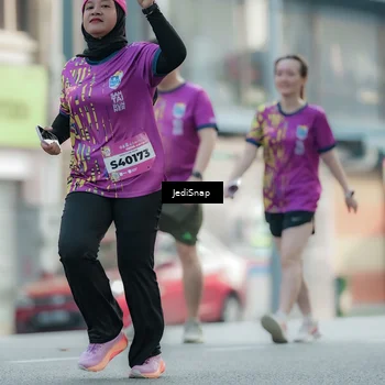 Runner Photo 5908316