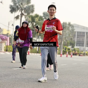 Runner Photo 5908678