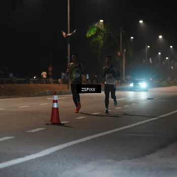 Runner Photo 5908945