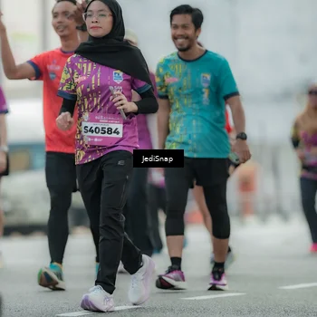 Runner Photo 5909653
