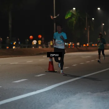 Runner Photo 5909675