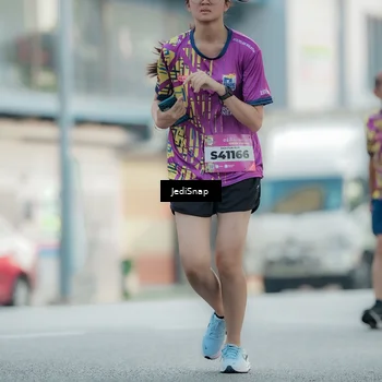 Runner Photo 5909692