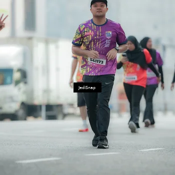 Runner Photo 5910258