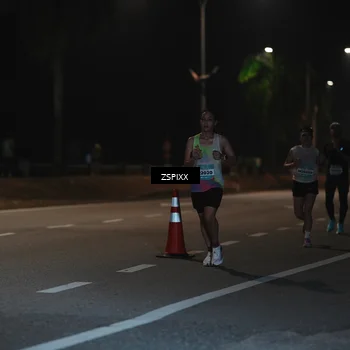 Runner Photo 5911002