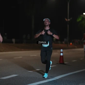 Runner Photo 5911066