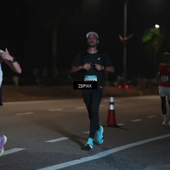Runner Photo 5911068