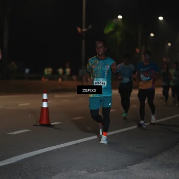 Runner Photo 5911433