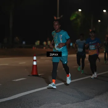 Runner Photo 5911437