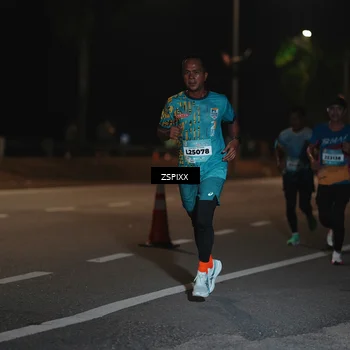 Runner Photo 5911442