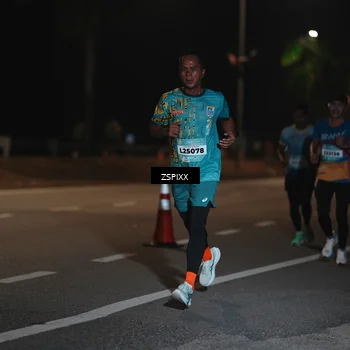 Runner Photo 5911445