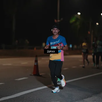 Runner Photo 5911455