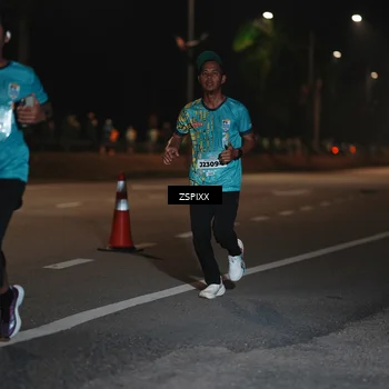 Runner Photo 5911635