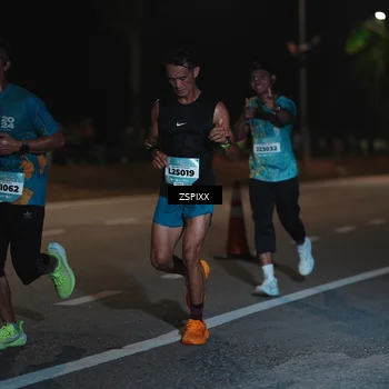 Runner Photo 5911911