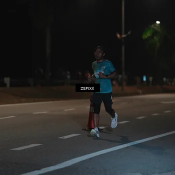 Runner Photo 5912002