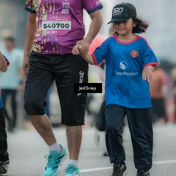 Runner Photo 5912111