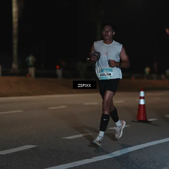 Runner Photo 5912202