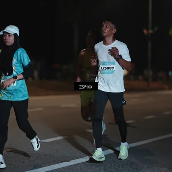 Runner Photo 5912349