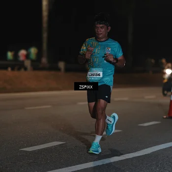 Runner Photo 5913137