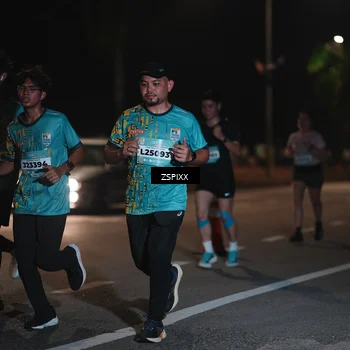 Runner Photo 5913459