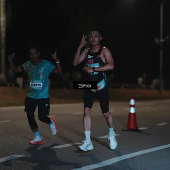 Runner Photo 5913668