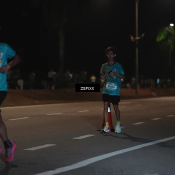 Runner Photo 5913845