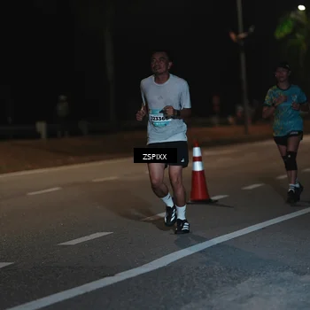 Runner Photo 5915000