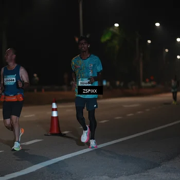 Runner Photo 5915071