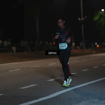 Runner Photo 5915479
