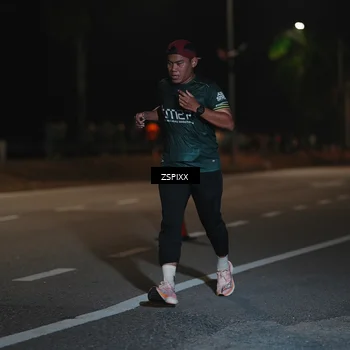 Runner Photo 5915624