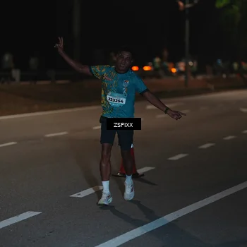 Runner Photo 5915724