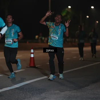 Runner Photo 5916211