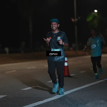 Runner Photo 5917443