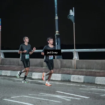 Runner Photo 5917574