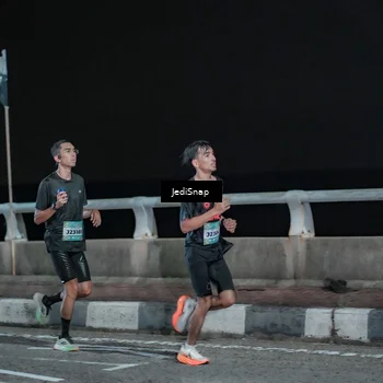 Runner Photo 5917598