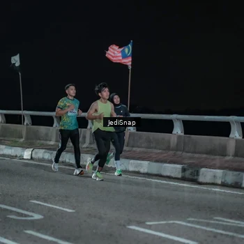 Runner Photo 5917646