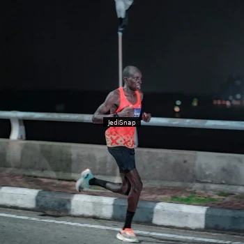 Runner Photo 5919742
