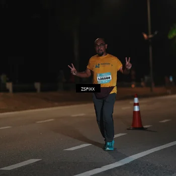 Runner Photo 5920236
