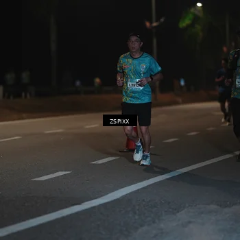 Runner Photo 5920273