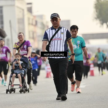 Runner Photo 5924341