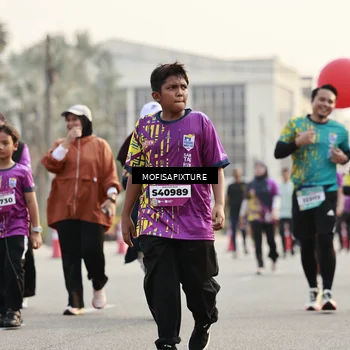 Runner Photo 5924379