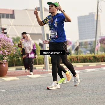 Runner Photo 5924513