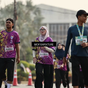 Runner Photo 5925780